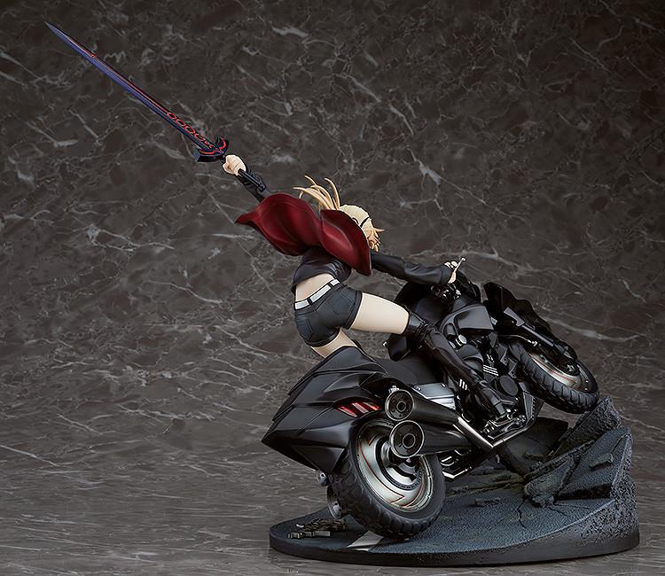 Fate/Grand Order: Saber/Altria Pendragon (Alter) & Cuirassier Noir 1/8 Scale Figure