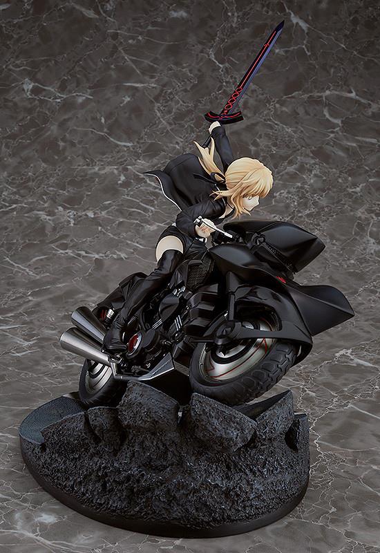 Fate/Grand Order: Saber/Altria Pendragon (Alter) & Cuirassier Noir 1/8 Scale Figure