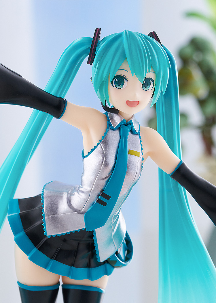 Vocaloid: Miku: Translucent Colour Ver. POP UP PARADE Figurine