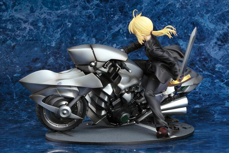 Fate/Zero: Saber & Saber Motored Cuirassier 1/8 Scale Figure